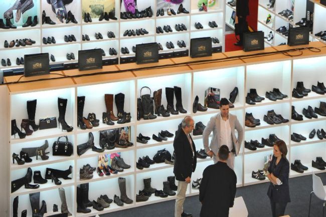 展品范围：  鞋类:各类男女皮鞋、时装鞋、童鞋、流行鞋、休闲鞋、鞋类配件等